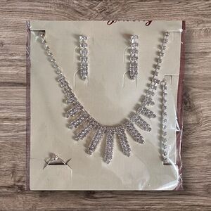 Elegant Silver Jewelry Set